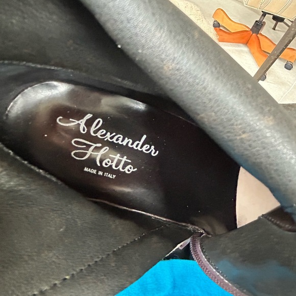 Alexander Hotto Italian gold sparkle ankle booties size 39(8 1/2) - Picture 3 of 10